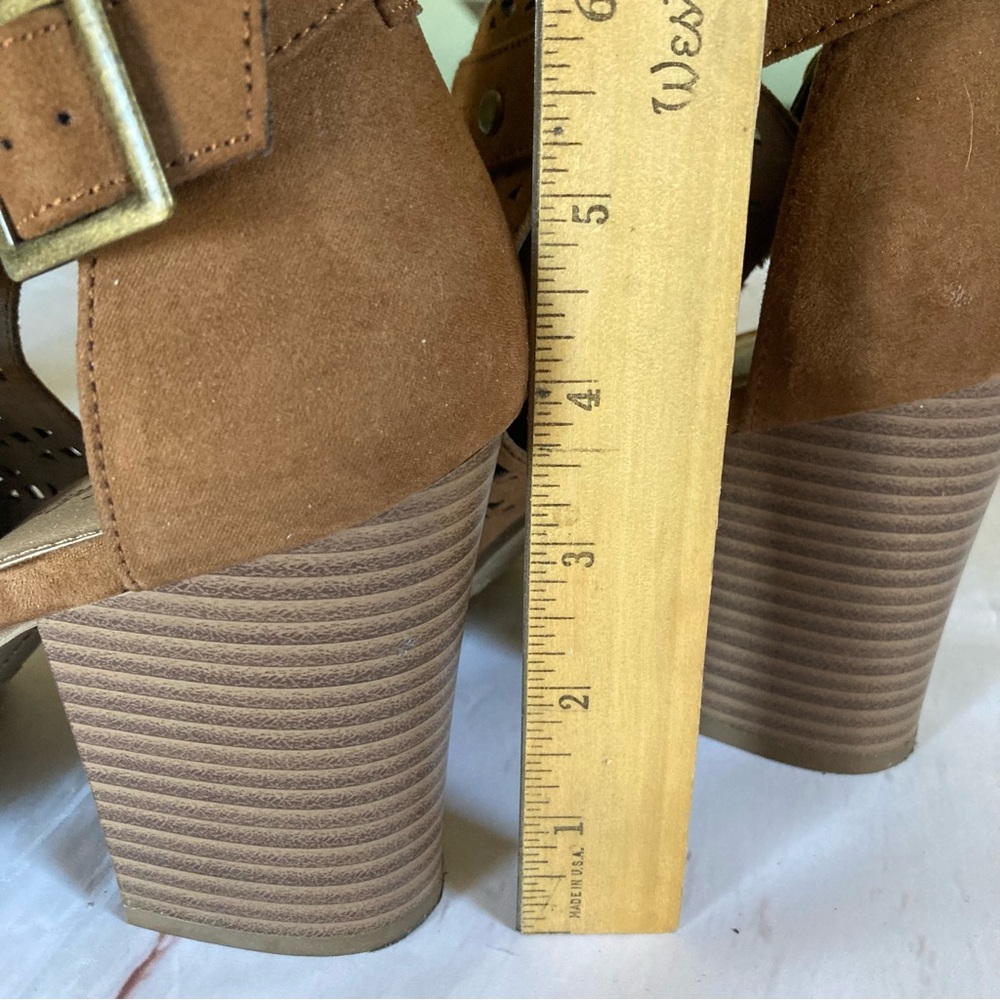AMERICAN EAGLE • Camel Ankle Booties - Picture 3 of 12